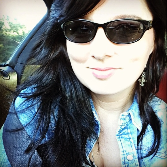 Meet your Posher, Jennifer - Picture 5 of 7